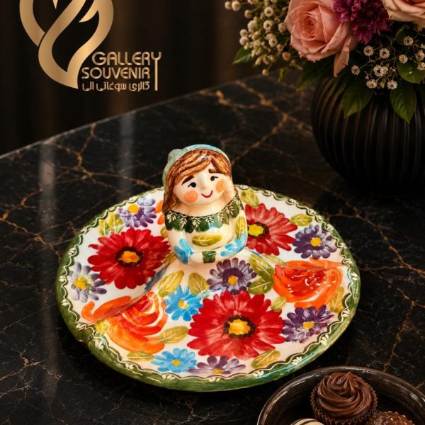 شیرینی خوری کوچک ننجون ۴