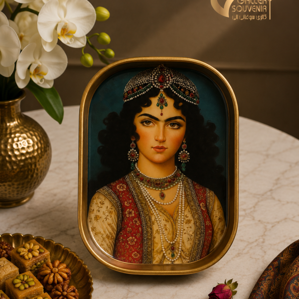 سینی چوبی بیضی خانوم قجری ۲۳*۱۷ سانت